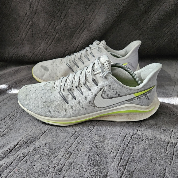 Nike Mens Air Zoom Vomero 14 Running Shoes Grey White Volt Size 12 AH7857 009. - Picture 2 of 11